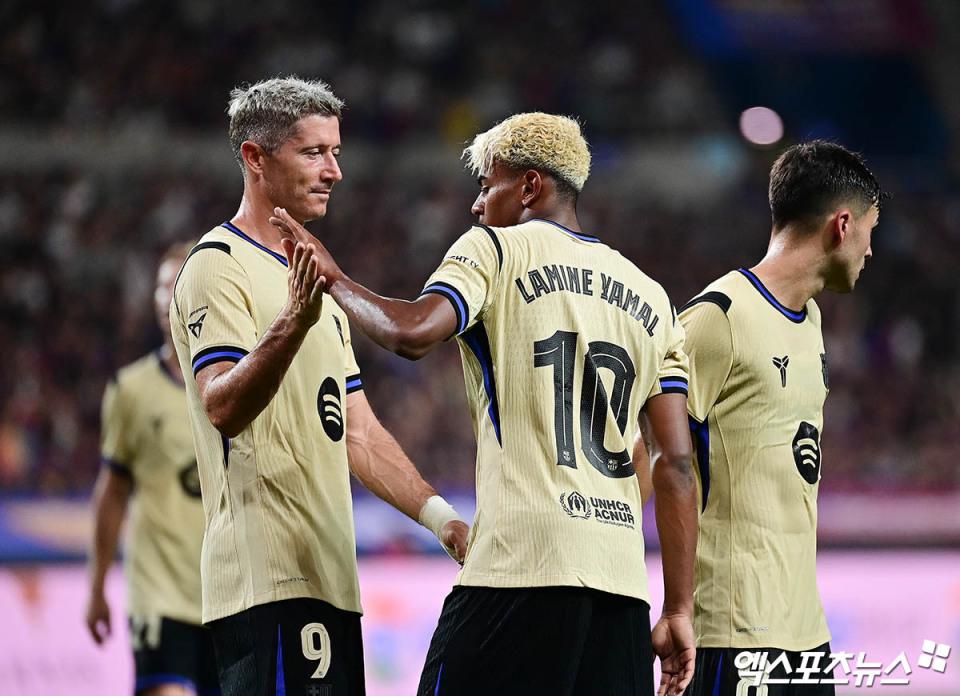 与其他球队, 翻译