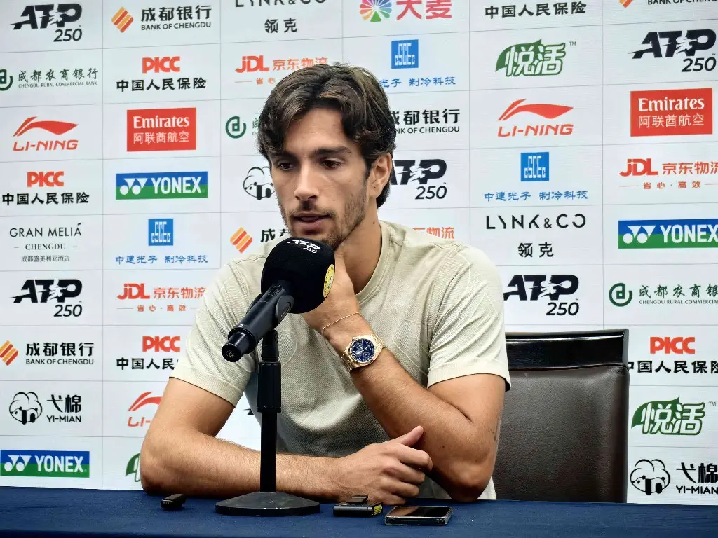 AA, 奖杯, 穆塞蒂认为