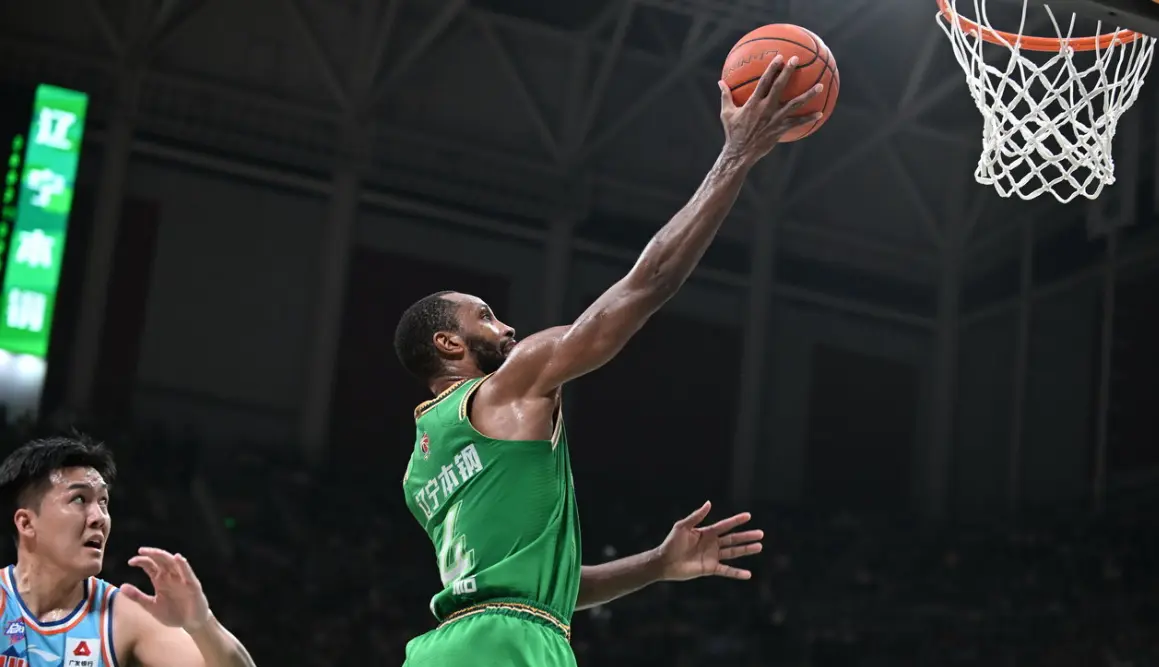 赚一些钱, 在状态下滑, 打球